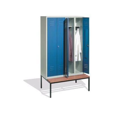 C+P Doppelspind Classic avec banc, 4 compartiments, H2090×I1190×P500/815mm, façade bleu clair, corps gris clair ; C + P Möbelsysteme (8052-40 S10012) - Publicité C+P Doppelspind Classic avec banc, 4 compartiments, H2090×I1190×P500/815mm, façade bleu clair, corps gris clair ; C + P Möbelsysteme (8052-40 S10012) - Publicité
