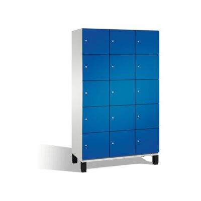 Cabinet C+P Cambio sur pieds, 15 compartiments, H1980xL1200xP525mm Façade Gentiane avant bleu corps gris clair ; C + P Möbelsysteme (45104-32 S10018) - Publicité Cabinet C+P Cambio sur pieds, 15 compartiments, H1980xL1200xP525mm Façade Gentiane avant bleu corps gris clair ; C + P Möbelsysteme (45104-32 S10018) - Publicité