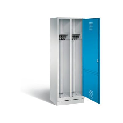C+P Armoire à casiers Evolo noir et blanc, H1800×I610×P500mm, façade bleu clair, corps gris clair (48220-20) ; C + P Möbelsysteme (48220-20 S10004) - Publicité C+P Armoire à casiers Evolo noir et blanc, H1800×I610×P500mm, façade bleu clair, corps gris clair (48220-20) ; C + P Möbelsysteme (48220-20 S10004) - Publicité
