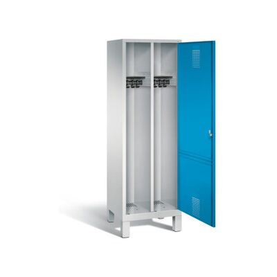 C+P Armoire à casiers Evolo noir et blanc, H1850 × I610 × P500 mm, façade bleu clair, corps gris clair (48210-20) ; C + P Möbelsysteme (48210-20 S10000) - Publicité C+P Armoire à casiers Evolo noir et blanc, H1850 × I610 × P500 mm, façade bleu clair, corps gris clair (48210-20) ; C + P Möbelsysteme (48210-20 S10000) - Publicité