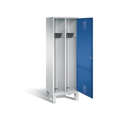 C+P Armoire à casiers Evolo noir et blanc, H1850 × I610 × P500 mm, façade bleu gentiane, corps gris clair (48210-20) ; C + P Möbelsysteme (48210-20 S10031) - Publicité C+P Armoire à casiers Evolo noir et blanc, H1850 × I610 × P500 mm, façade bleu gentiane, corps gris clair (48210-20) ; C + P Möbelsysteme (48210-20 S10031) - Publicité
