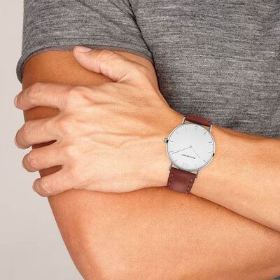 Montre Paul Hewitt En Cuir Marron Etanche Homme - Publicité Montre Paul Hewitt En Cuir Marron Etanche Homme - Publicité