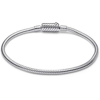 Bracelet Pandora Maille Serpent Avec Fermoir Magnétique Coulissant Pandora Moments Femme - Publicité Bracelet Pandora Maille Serpent Avec Fermoir Magnétique Coulissant Pandora Moments Femme - Publicité