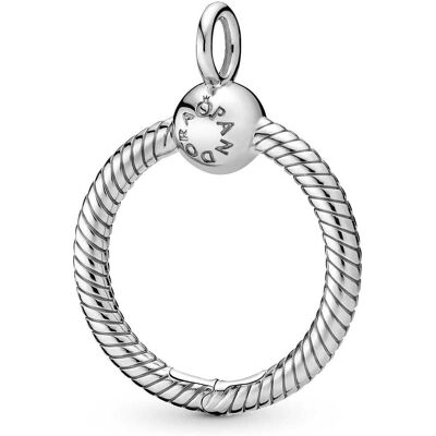 Petit Pendentif O Pandora Moments Femme - Publicité Petit Pendentif O Pandora Moments Femme - Publicité