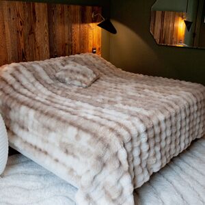 HomeMaison Plaid ou Jeté de Lit Imitation Fourrure Doux - Publicité HomeMaison Plaid ou Jeté de Lit Imitation Fourrure Doux - Publicité