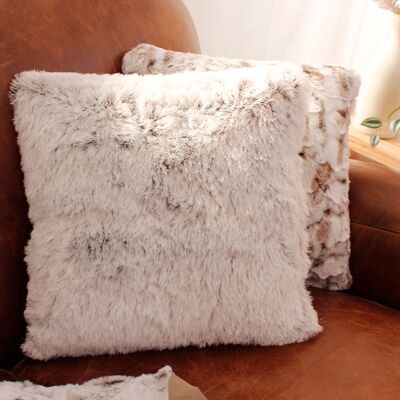 HomeMaison Coussin en imitation fourrure - Publicité HomeMaison Coussin en imitation fourrure - Publicité