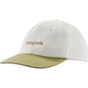 Patagonia - Fitz Roy Icon Trad Cap Text Logo Birch White Gumtree Green - Casquette - Publicité Patagonia - Fitz Roy Icon Trad Cap Text Logo Birch White Gumtree Green - Casquette - Publicité