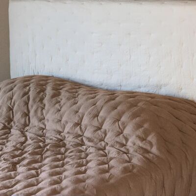 Linnea Couvre-lit Celeste microfibre - Marron - Publicité Linnea Couvre-lit Celeste microfibre - Marron - Publicité