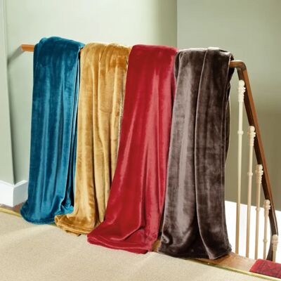 Linnea couverture polaire microvelours VELVET - Publicité Linnea couverture polaire microvelours VELVET - Publicité