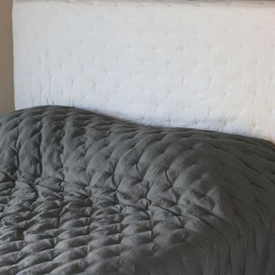 Linnea Couvre-lit Celeste microfibre - Gris - Publicité Linnea Couvre-lit Celeste microfibre - Gris - Publicité