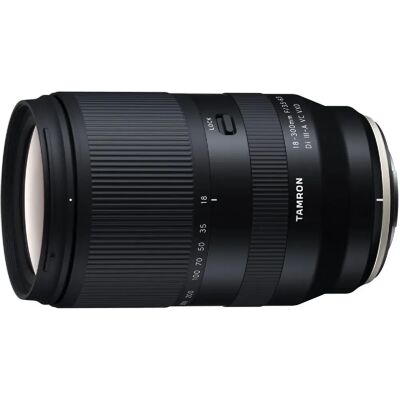 Tamron 18-300mm F/3.5-6.3 Di III-A VC VXD F/22 - F/3,5 - Publicité Tamron 18-300mm F/3.5-6.3 Di III-A VC VXD F/22 - F/3,5 - Publicité