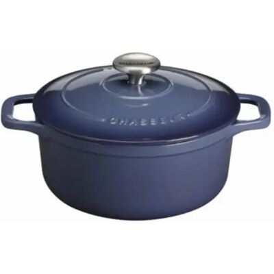 Cocotte ronde en fonte 28cm bleu - PUC472897 - CHASSEUR - Publicité Cocotte ronde en fonte 28cm bleu - PUC472897 - CHASSEUR - Publicité