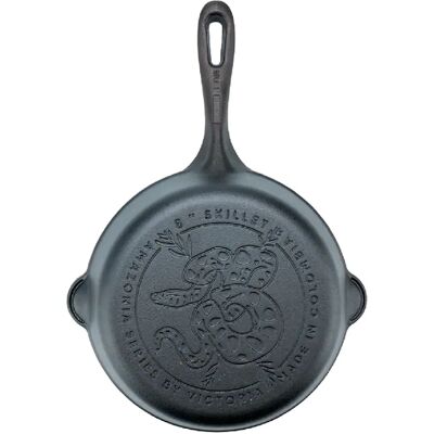 Victoria Poêle en Fonte Naturelle Induction 20cm, Convient pour le Feu, Barbecue, Four 34726 Victori - Publicité Victoria Poêle en Fonte Naturelle Induction 20cm, Convient pour le Feu, Barbecue, Four 34726 Victori - Publicité