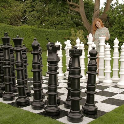 Uber Games Echecs géant - Pièces 120 cm - Publicité Uber Games Echecs géant - Pièces 120 cm - Publicité