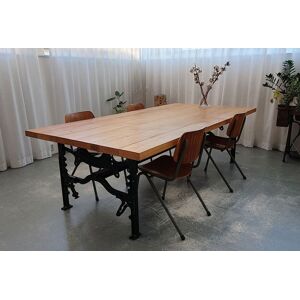 Table en chêne massif avec base industrielle historique Singer