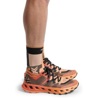 X-Bionic Terraskin X02 Trail Chaussures T. 44⅔, Orange – Légères, respirantes & parfaites pour le trail et les aventures en plein air. Publicité X-Bionic Terraskin X02 Trail Chaussures T. 44⅔, Orange – Légères, respirantes & parfaites pour le trail et les aventures en plein air. Publicité