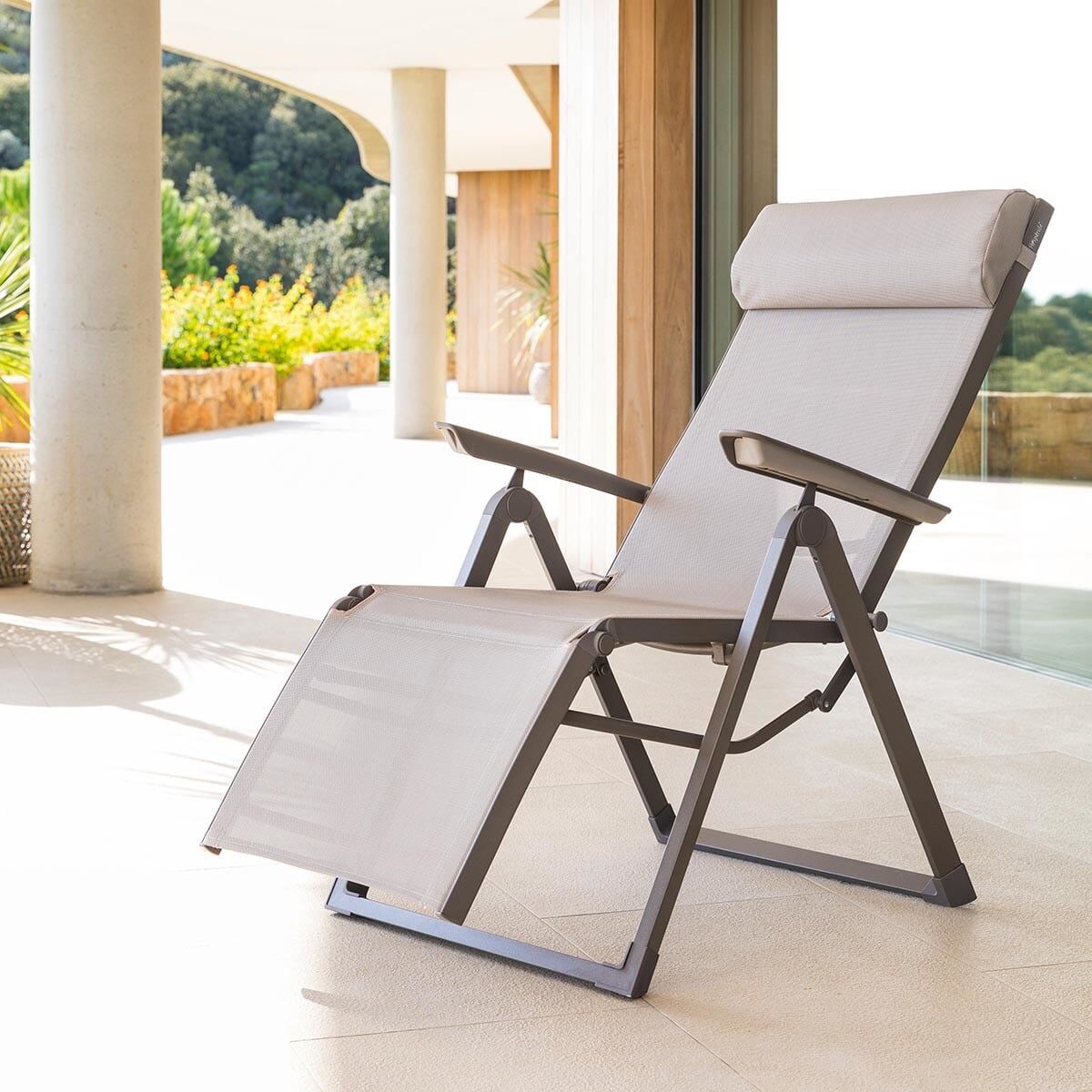 Fauteuil de jardin inclinable DECIMA Noisette   Praline 8 positions - Aluminium Ancien prix : 119€ Hespéride