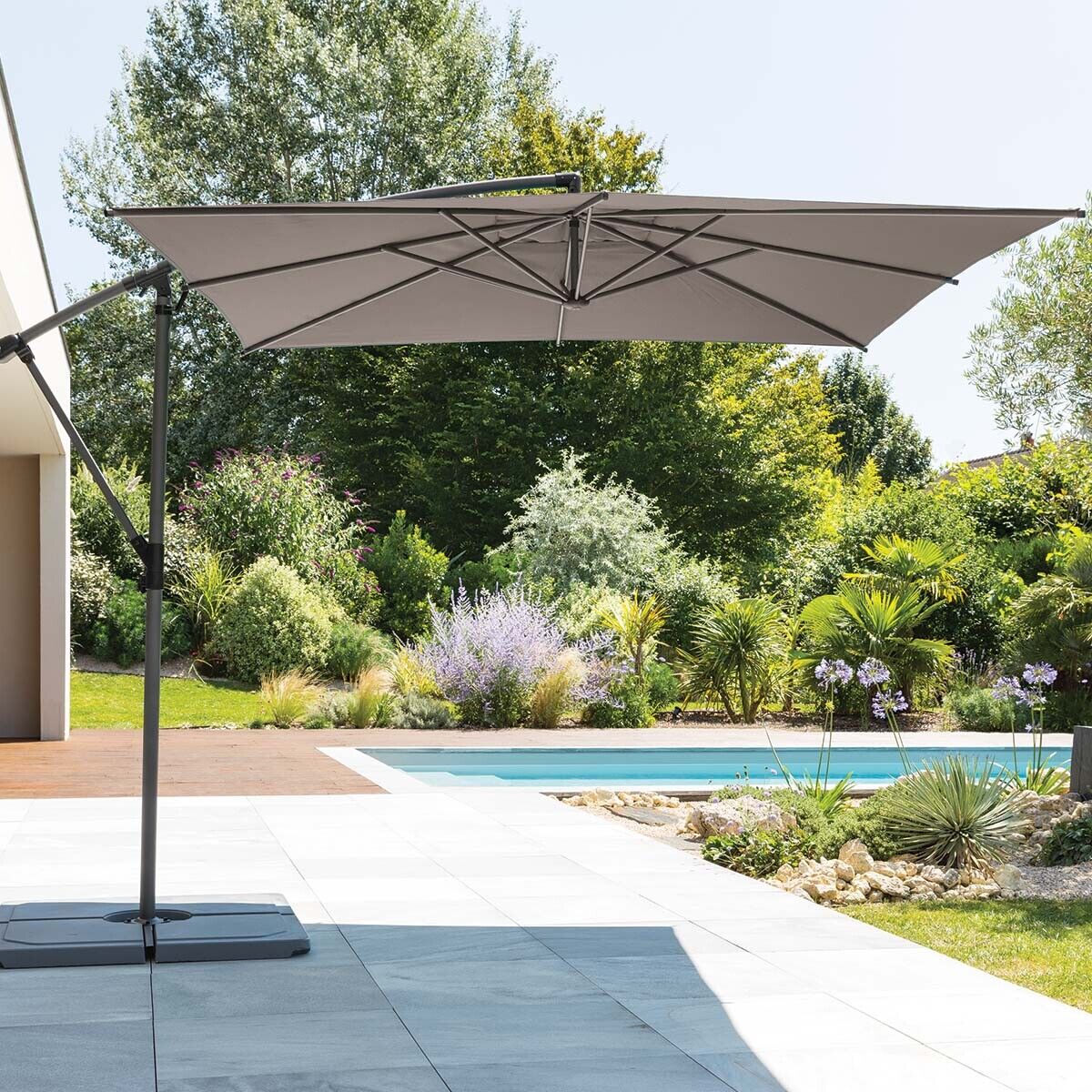 Parasol déporté carré MANOA Taupe 2,5 x m - Acier Ancien prix : 99,99€ Hespéride