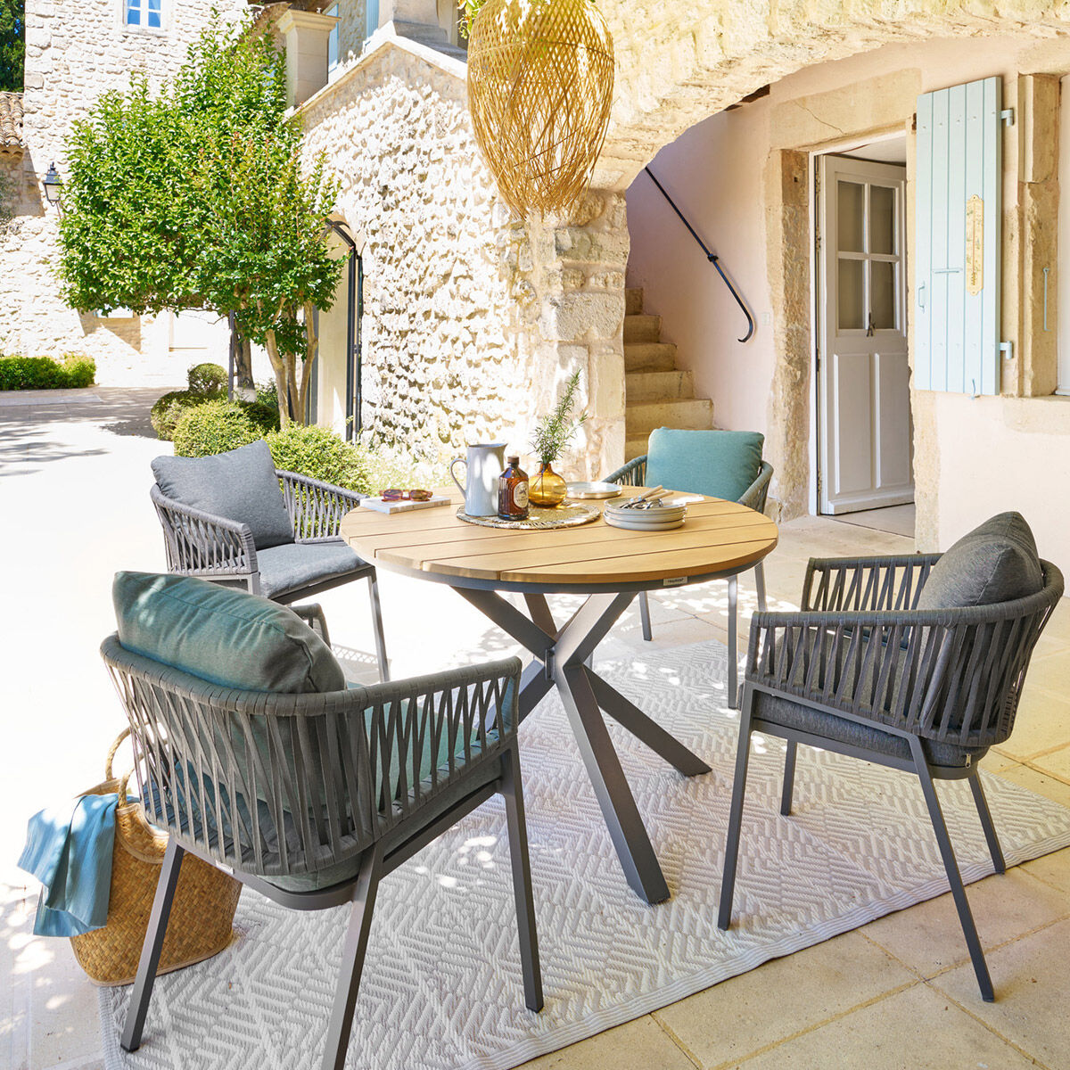 Table de jardin ronde ORIENGO Acacia   Graphite 4 places - Aluminium traité époxy, certifié FSC® Hespéride