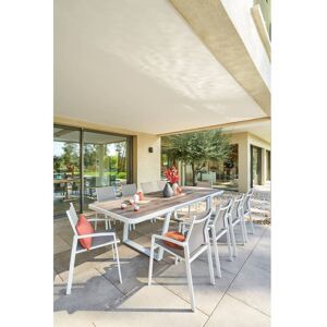 Table de jardin extensible UNISSON - Pécan & Blanc - 10 places - Publicité Table de jardin extensible UNISSON - Pécan & Blanc - 10 places - Publicité