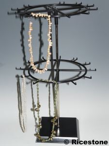 Ricestone 8e) Présentoir de bijoux, Tourniquet pour colliers.