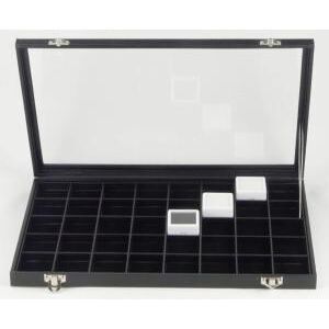 Ricestone 7a) Coffret haut, vitre a charniere pour 40x boîtes a gemmes 4x4 cm.