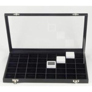 Ricestone 7a) Coffret haut, vitré à charnière pour 40x boîtes à gemmes 4x4 cm.