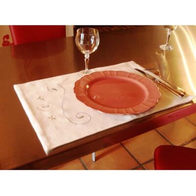 ATELIER DE LA DECO 2 Sets de table blanc brodé - - Publicité ATELIER DE LA DECO 2 Sets de table blanc brodé - - Publicité