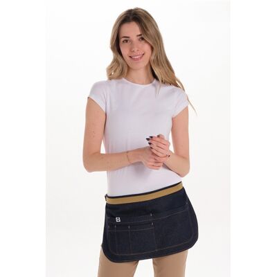 Dyneke Tablier court multipoches en denim - Publicité Dyneke Tablier court multipoches en denim - Publicité