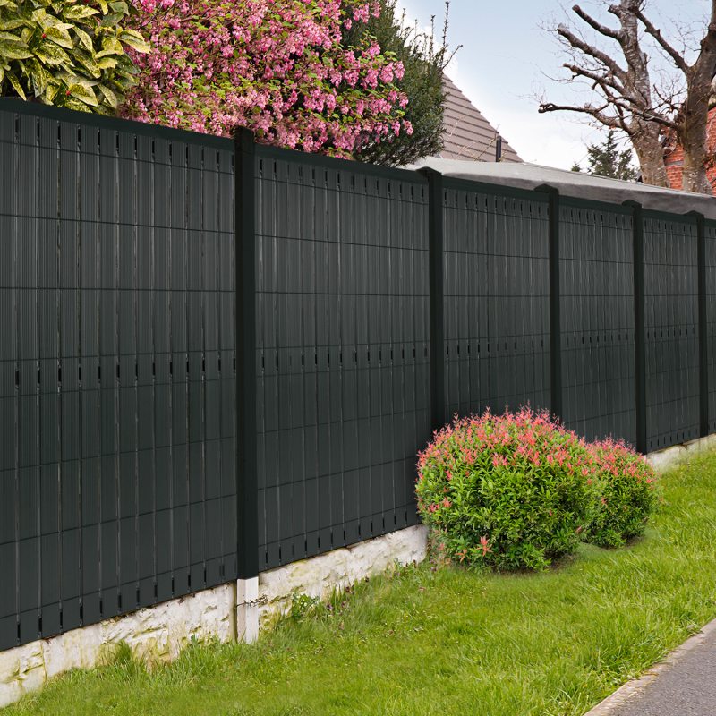 IDMarket Kit occultant gris L. 250 x H. 153 cm lamelles PVC rigides qualité PRO IDMarket Kit occultant gris L. 250 x H. 153 cm lamelles PVC rigides qualité PRO