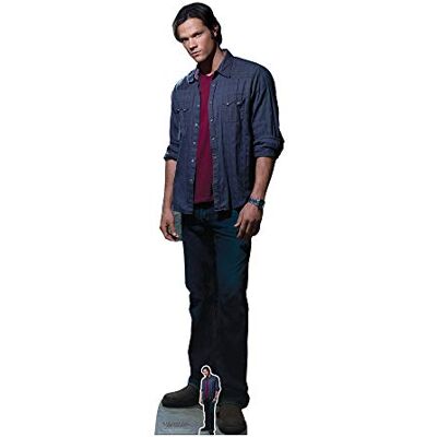 Star Cutouts Ltd Sam Winchester SC1350 Chemise Rouge - Décor en Carton - Publicité Star Cutouts Ltd Sam Winchester SC1350 Chemise Rouge - Décor en Carton - Publicité