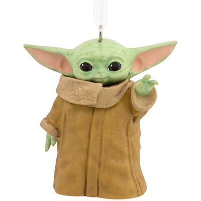 Hallmark The Mandalorian Grogu Ornement à Suspendre, décoration d'arbre Star Wars, décoration à Suspendre en résine, décoration de Noël, Cadeaux pour Noël - Publicité Hallmark The Mandalorian Grogu Ornement à Suspendre, décoration d'arbre Star Wars, décoration à Suspendre en résine, décoration de Noël, Cadeaux pour Noël - Publicité