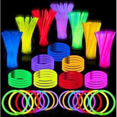 JOYIN Lot de 100 bâtons lumineux à craquer pour enfants 100 connecteurs 7 couleurs Pour décoration d'Halloween, de fête, festival, mariage, Noël - Publicité JOYIN Lot de 100 bâtons lumineux à craquer pour enfants 100 connecteurs 7 couleurs Pour décoration d'Halloween, de fête, festival, mariage, Noël - Publicité