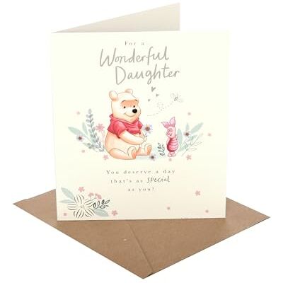 UK Greetings Carte d'anniversaire Disney Winnie l'ourson pour fille Cadeaux d'anniversaire Pour elle, filles, femmes Fille Winnie l'ourson et Porcinet Avec enveloppe 15,9 x 18,4 cm - Publicité UK Greetings Carte d'anniversaire Disney Winnie l'ourson pour fille Cadeaux d'anniversaire Pour elle, filles, femmes Fille Winnie l'ourson et Porcinet Avec enveloppe 15,9 x 18,4 cm - Publicité