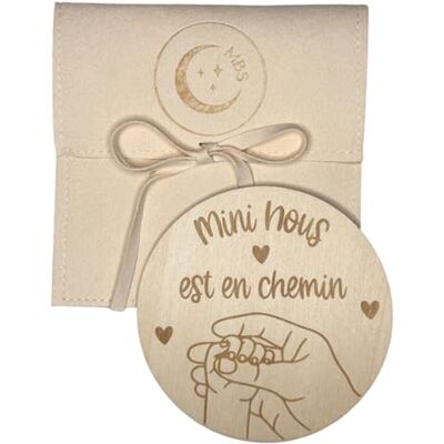 Moonbaby Carte en bois "Mini nous est en chemin" Avec Pochette Annonce Grossesse - Publicité Moonbaby Carte en bois "Mini nous est en chemin" Avec Pochette Annonce Grossesse - Publicité