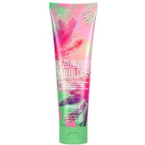 Devoted Creations Lotion bronzante Vacay Vibes Intérieur/extérieur Cocktail bronzant tropical infusé avec de la pastèque et des extraits de goyave, plus de l'eau de noix de coco améliorée - Publicité Devoted Creations Lotion bronzante Vacay Vibes Intérieur/extérieur Cocktail bronzant tropical infusé avec de la pastèque et des extraits de goyave, plus de l'eau de noix de coco améliorée - Publicité