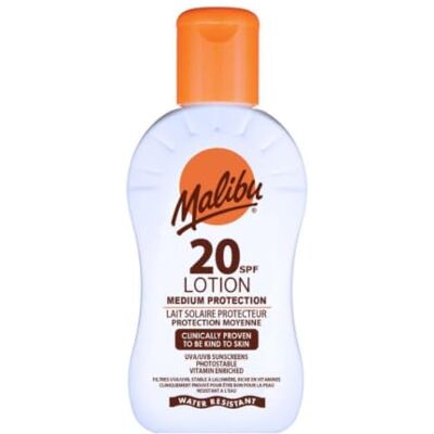 Malibu - Protection Moyenne - Résistant à l'eau - Lotion solaire - Publicité Malibu - Protection Moyenne - Résistant à l'eau - Lotion solaire - Publicité