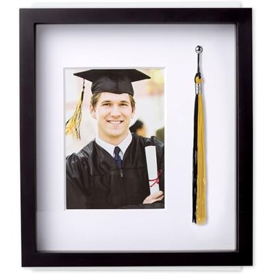 Pearhead Cadre de remise de diplôme avec pompon et photo, fièrement afficher une photo dans un bonnet et une robe de remise de diplôme dans un cadre avec porte-pompon, excellente pièce maîtresse pour - Publicité Pearhead Cadre de remise de diplôme avec pompon et photo, fièrement afficher une photo dans un bonnet et une robe de remise de diplôme dans un cadre avec porte-pompon, excellente pièce maîtresse pour - Publicité
