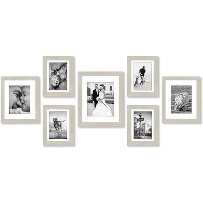 Americanflat Lot de 7 Cadres Photos Cadre Photo Multiple avec Un 28x36 cm, Deux 20x25 cm et Quatre 13x18 cm Décoration Murale et Collages avec Verre Résistant aux Chocs Bois Clair - Publicité Americanflat Lot de 7 Cadres Photos Cadre Photo Multiple avec Un 28x36 cm, Deux 20x25 cm et Quatre 13x18 cm Décoration Murale et Collages avec Verre Résistant aux Chocs Bois Clair - Publicité