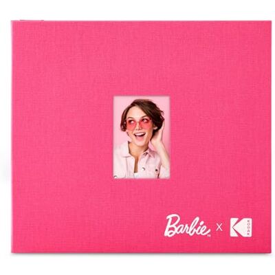 Kodak Barbie x Album Photo Scrapbook 20x20 cm avec Couverture en Tissu Rose et Fenêtre Frontale pour Photo - Publicité Kodak Barbie x Album Photo Scrapbook 20x20 cm avec Couverture en Tissu Rose et Fenêtre Frontale pour Photo - Publicité