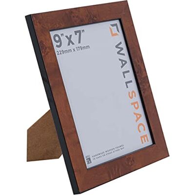 Wall Space Cadre photo de 22,9 x 17,8 cm en noyer brillant 17,8 x 22,9 cm pour s'adapter à une image de 22,9 x 17,8 cm – Avec verre véritable et fabriqué à partir de bois massif, ce cadre de 22,9 x 17,8 cm est - Publicité Wall Space Cadre photo de 22,9 x 17,8 cm en noyer brillant 17,8 x 22,9 cm pour s'adapter à une image de 22,9 x 17,8 cm – Avec verre véritable et fabriqué à partir de bois massif, ce cadre de 22,9 x 17,8 cm est - Publicité