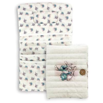 Disney – Pochette À Langer Nomade Stitch – Accessoire Voyage Bébé 37 x 22,5 cm – Compartiments pour Couches, Lingettes Et Accessoires – Tapis De Change Imperméable – Produit Officiel Lilo & Stitch - Publicité Disney – Pochette À Langer Nomade Stitch – Accessoire Voyage Bébé 37 x 22,5 cm – Compartiments pour Couches, Lingettes Et Accessoires – Tapis De Change Imperméable – Produit Officiel Lilo & Stitch - Publicité