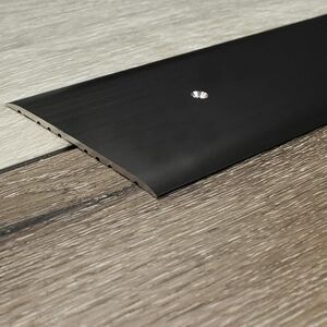 PROVISTON barre de seuil Aluminium anodisé Bronze foncé Largeur 80 mm Hauteur 3,5 mm Longueur 1000 mm À visser côté latéral Barre de jonction barre de recouvrement 1 pièce - Publicité PROVISTON barre de seuil Aluminium anodisé Bronze foncé Largeur 80 mm Hauteur 3,5 mm Longueur 1000 mm À visser côté latéral Barre de jonction barre de recouvrement 1 pièce - Publicité