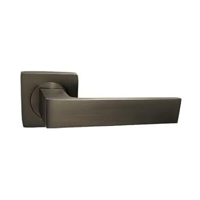 ELODIE - KLOSE BESSER - Bronze - Aluminium - Door handle - Publicité ELODIE - KLOSE BESSER - Bronze - Aluminium - Door handle - Publicité