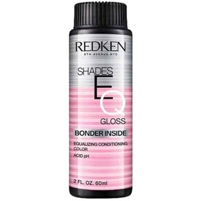 Redken 010NW Pina Givrée - Gloss pour cheveux - Publicité Redken 010NW Pina Givrée - Gloss pour cheveux - Publicité