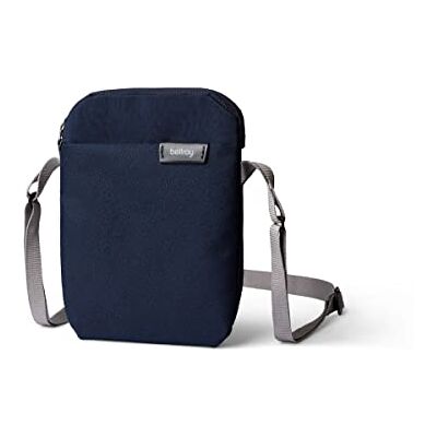 Bellroy City Pouch, Sac bandoulière quotidien Navy - Publicité Bellroy City Pouch, Sac bandoulière quotidien Navy - Publicité