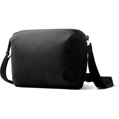 Bellroy Venture Travel Crossbody (sac à bandoulière noir/sac de voyage avec protection anti-RFID, idéal pour les déplacements) JetBlack - Publicité Bellroy Venture Travel Crossbody (sac à bandoulière noir/sac de voyage avec protection anti-RFID, idéal pour les déplacements) JetBlack - Publicité