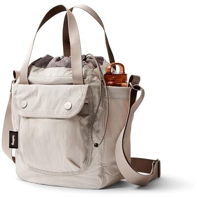 Bellroy Cinch Bucket Bag 9 L, Sac seau léger à bandoulière Oat - Publicité Bellroy Cinch Bucket Bag 9 L, Sac seau léger à bandoulière Oat - Publicité