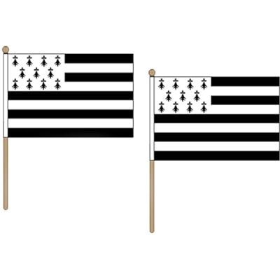 Drapeaux Bretagne 45x30cm avec hampe en bois - Lot de 10 - Publicité Drapeaux Bretagne 45x30cm avec hampe en bois - Lot de 10 - Publicité