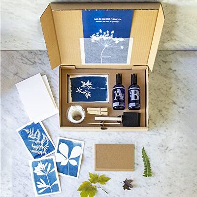 Botanopia Kit Cyanotype Kit Cyanotype DIY Impression Bleue Botanique avec des Solutions Sensibles à la Lumière, Papier, Brosse et Instructions I Processus d’Impression Photographique - Publicité Botanopia Kit Cyanotype Kit Cyanotype DIY Impression Bleue Botanique avec des Solutions Sensibles à la Lumière, Papier, Brosse et Instructions I Processus d’Impression Photographique - Publicité
